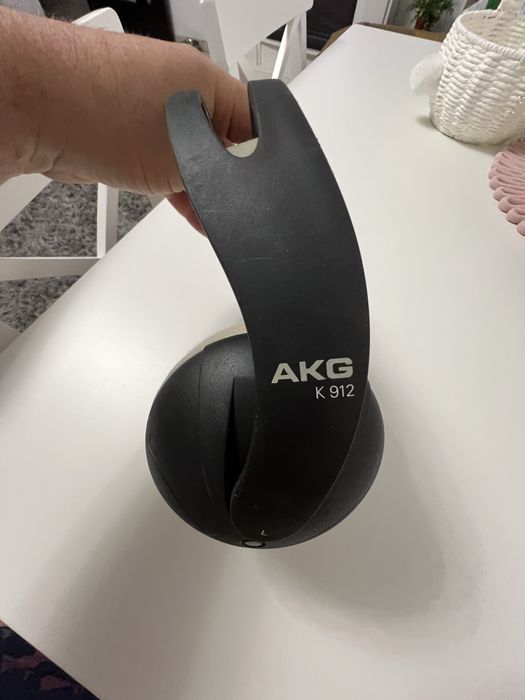 Casti AKG   K912