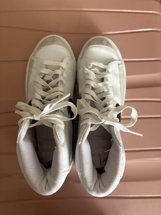 Бели кецове NIKE