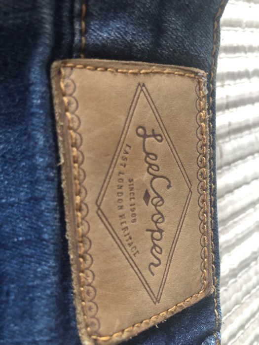 Pantaloni de blug