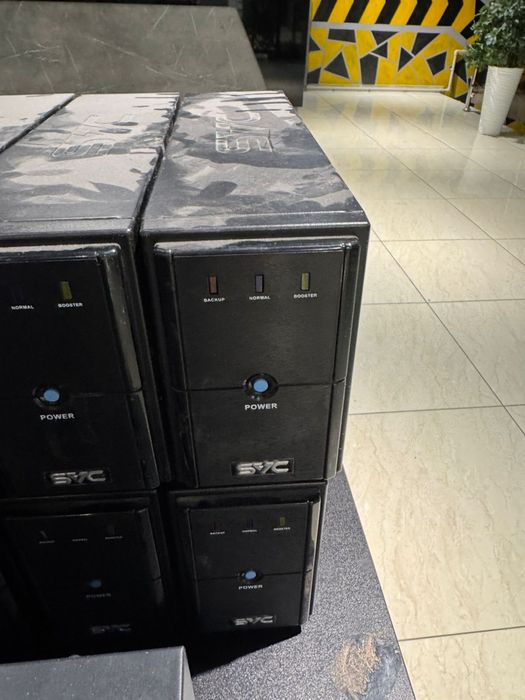 SVC V-800-L UPS Бесперебойник