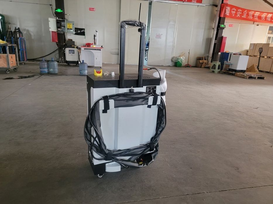 Aparat curatat sablat cu laser pulsatoriu 300w