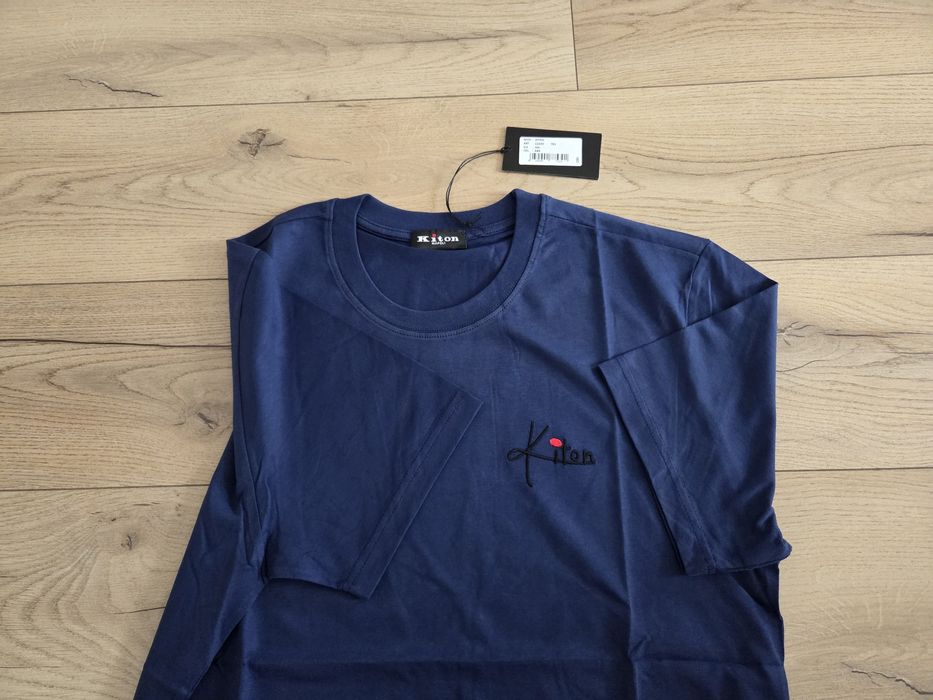 Tricou albastru Kiton cu logo brodat