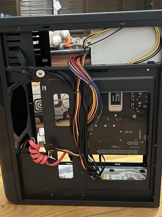 Kompyuter sotiladi B75, i5 2400, 8gb, gt 730 4bg