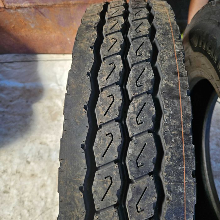 2 Нови гуми 10R22.5 Hankook AM09 144/142L 16PR M+S 3PMFS
