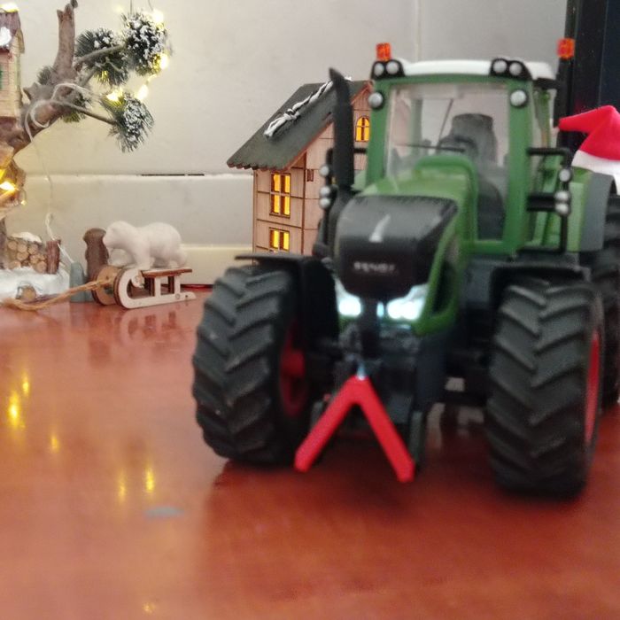 Трактор с дистанционно управление Сику