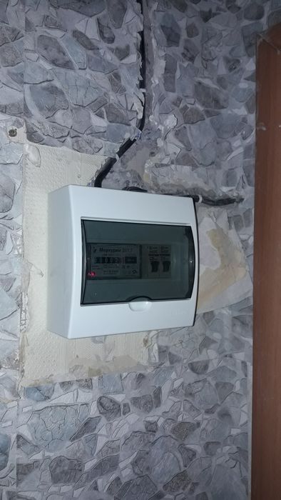 Хороший опытный  электрик