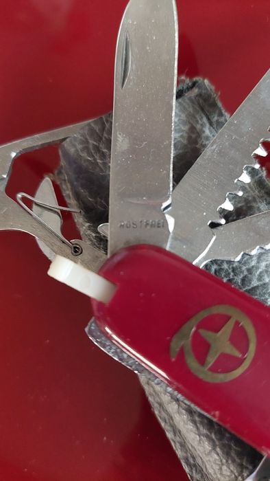 Швейцарски ножчета и др.