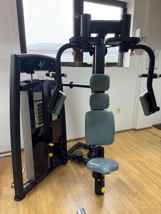 parat Pulse fluturari piept