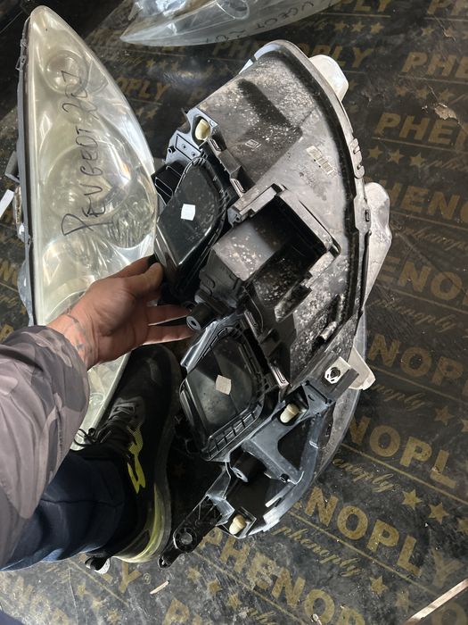 Десен фар за peugeot expert 16” +