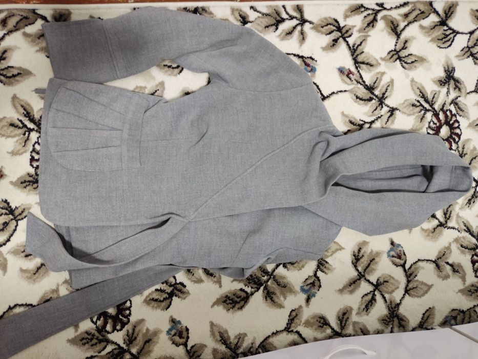 Аёллар пальтоси сотилади (турецкий; копюшонли)