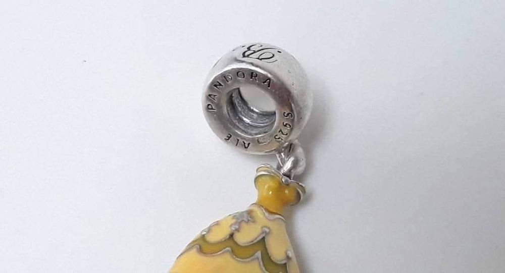 Talisman tip pandantiv, Pandora, Disney, rochia Bellei