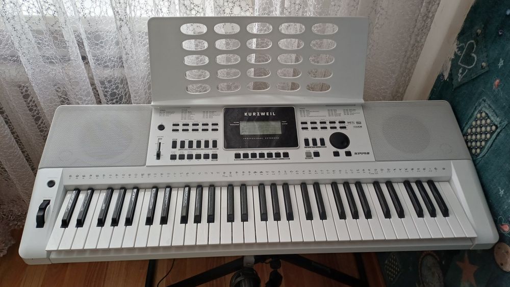 Синтезатор музыкальный