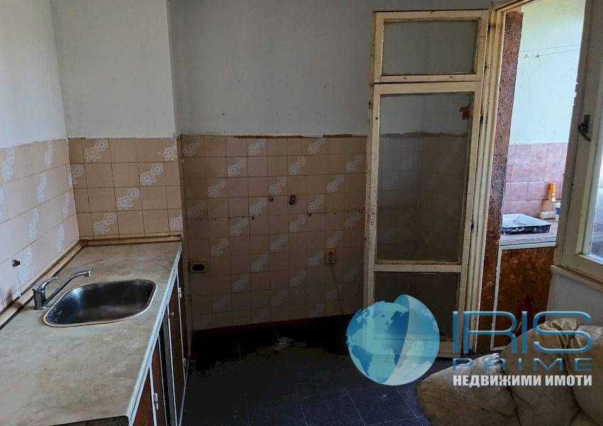 Продава се Едностаен апартамент в Шумен, Център - 42 кв.м за 1154 €/кв.м - Снимка #4