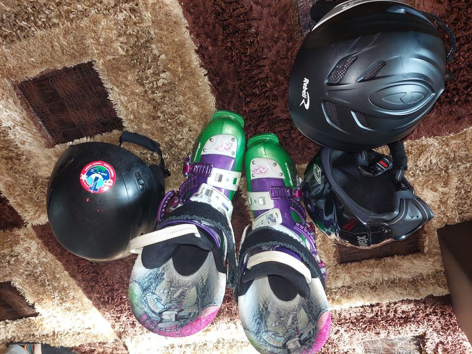 ochelari ski,clăpari,căști ski,geaca ski