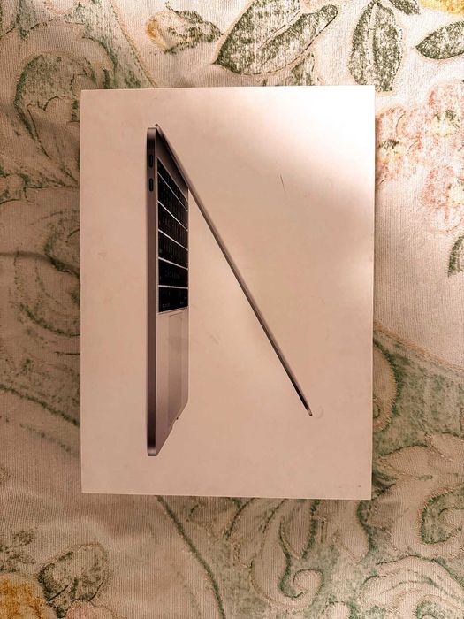 MacBook Pro 13 2017, 8/128 GB
