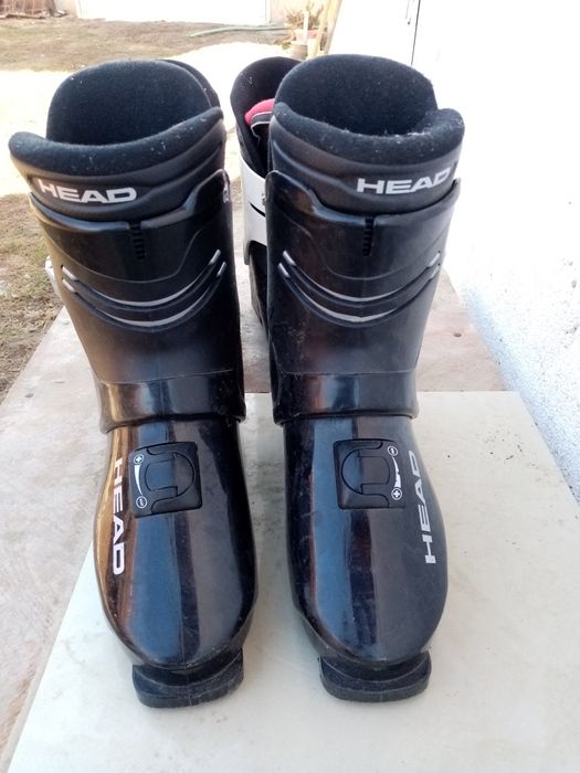 Спорт книги хоби. Ски обувки.