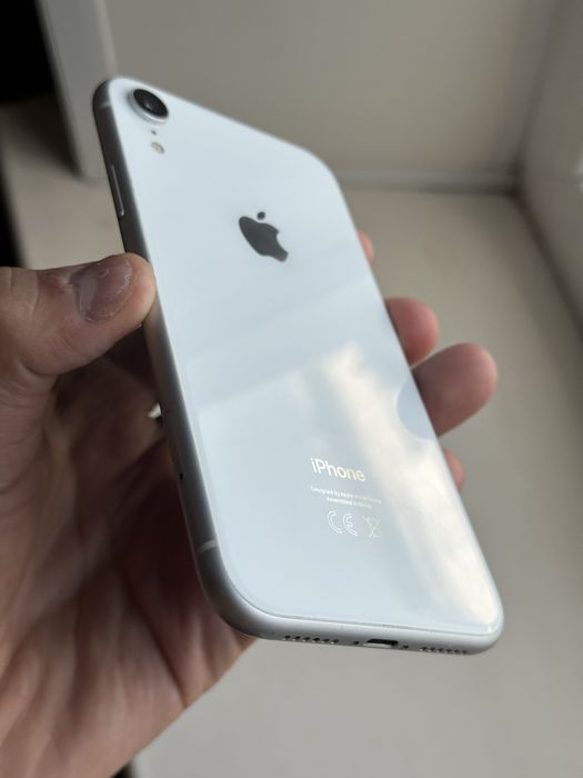 iPhone XR 128gb идеал