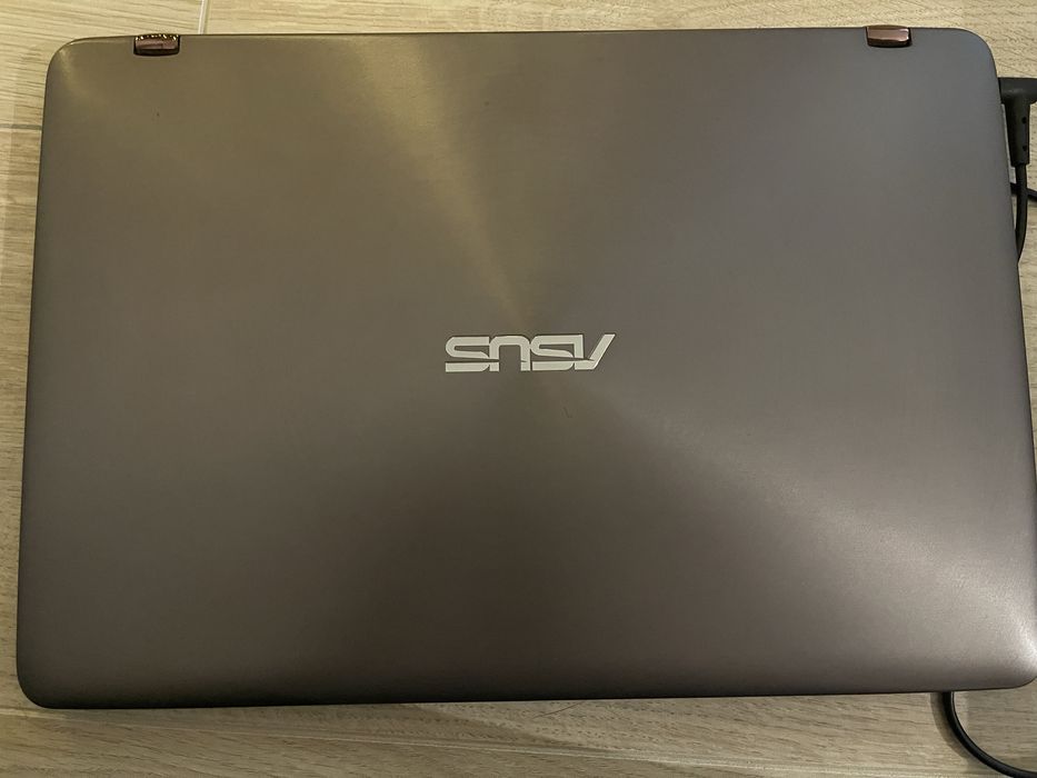 Laptop ASUS Touchscreen i7 / 8GB RAM