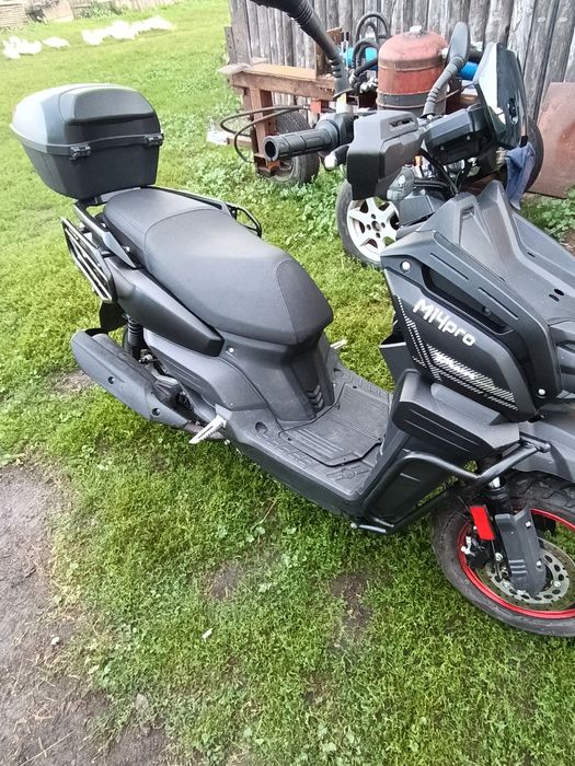 Продам скутер Танк 150 кубов стоит на учёте