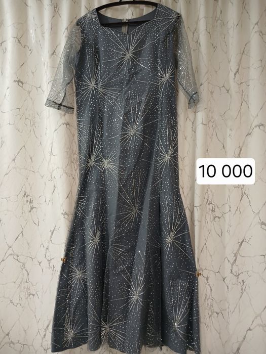 Продам платья !!