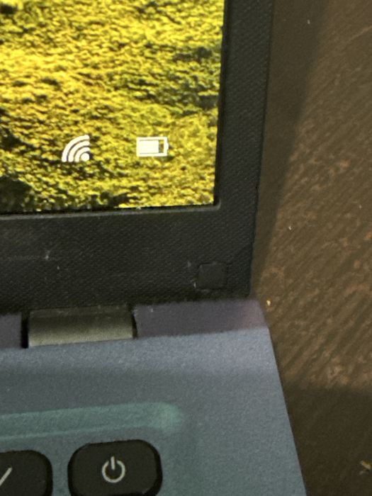 Asus intel core i3 8Gb operativka 256Gb doimiy SSD Hotira