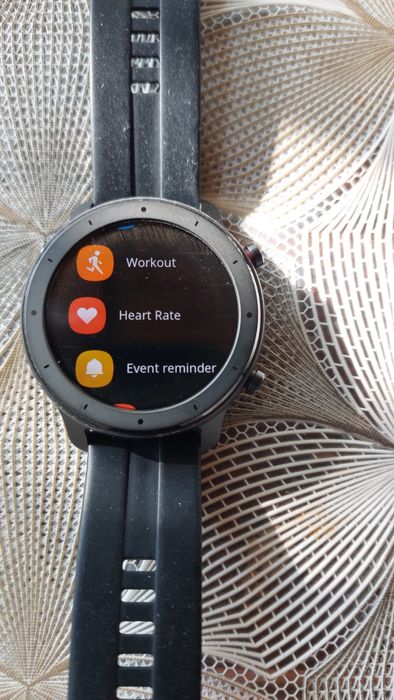 Продавам смарт часовник Amazfit GTR Lite 47mm