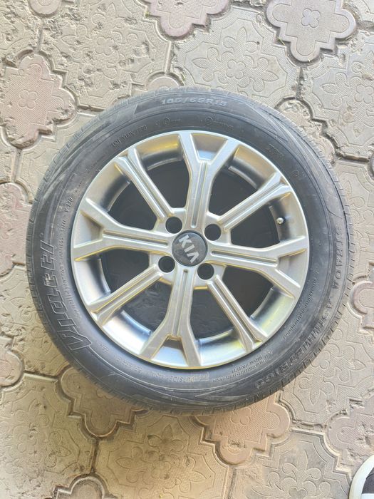 Продам колесо в сборе на Kia Rio , также подойдёт на Hyundai Accent