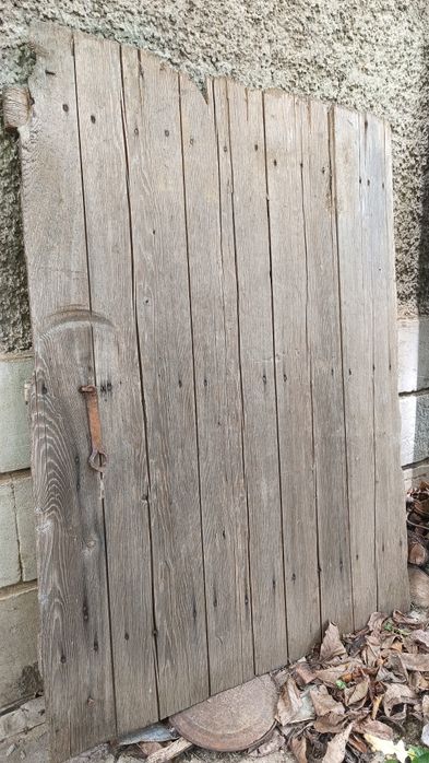 Стара дървена порта