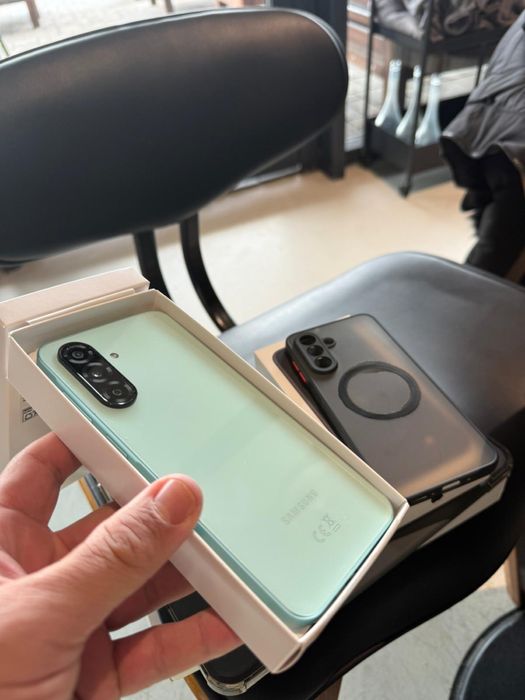 Samsung a26 blue nou !