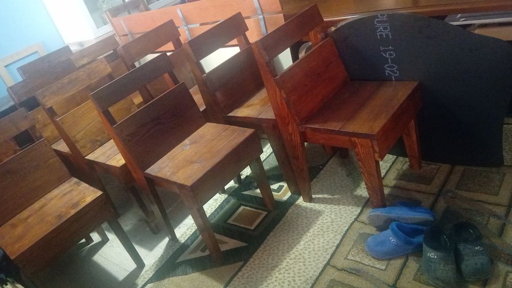 Vand scaune din lemn masiv