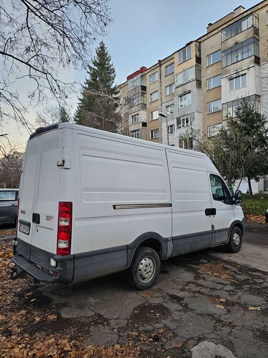 Транспортни услуги с бус възможност хамали