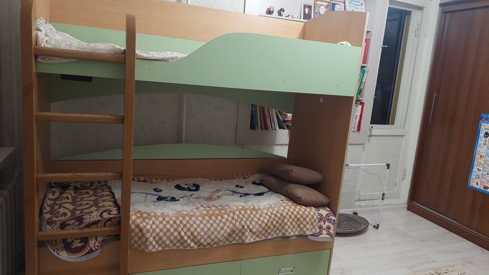 Продам двух ярусную кровать