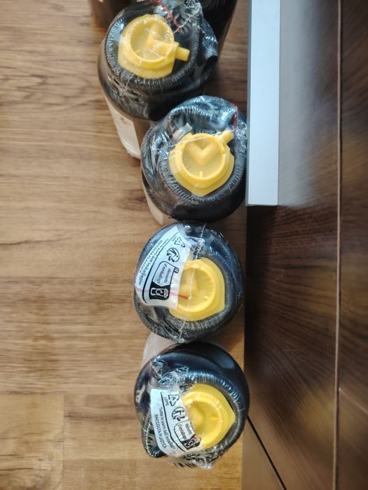 Уплътнител за гуми (течност за спукани гуми).