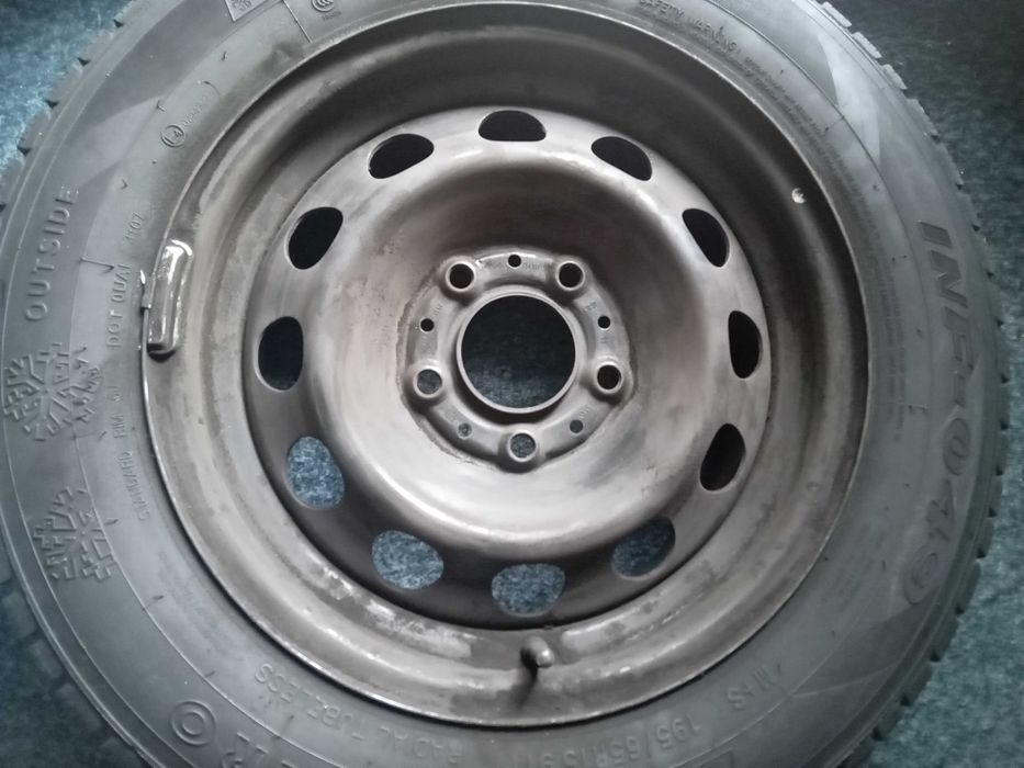 Оригинални джанти с тасове за BMW и зимни гуми 195/65/15