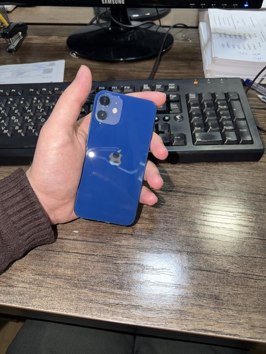 продам Iphone 12 mini