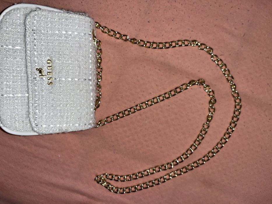 Оригинална чанта Guess