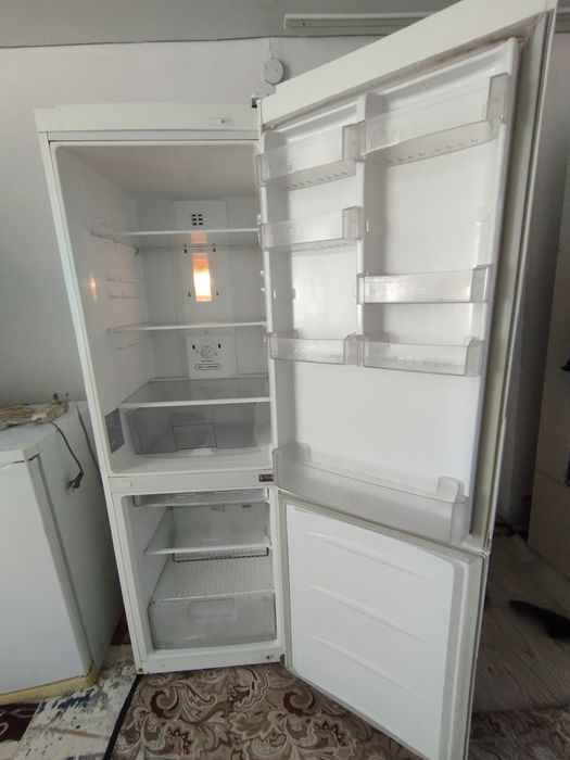 Продам холодильник