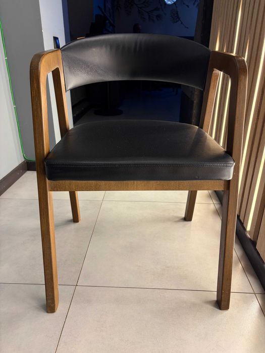 Продам стулья — 34 шт.