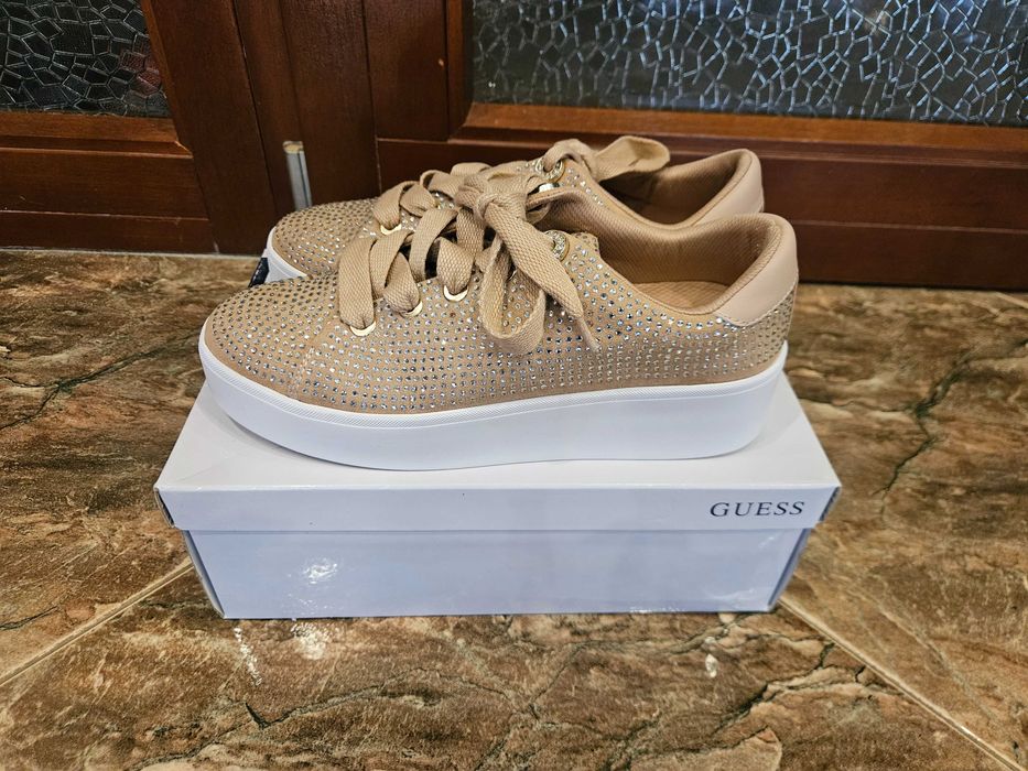 Кецове Guess, боти Zara,ботуши Max Mara