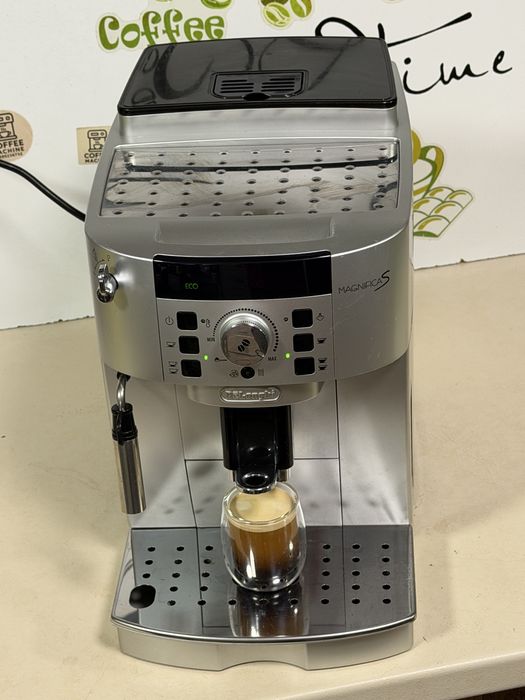 Кафемашина кафе автомат delonghi magnifica S с гаранция