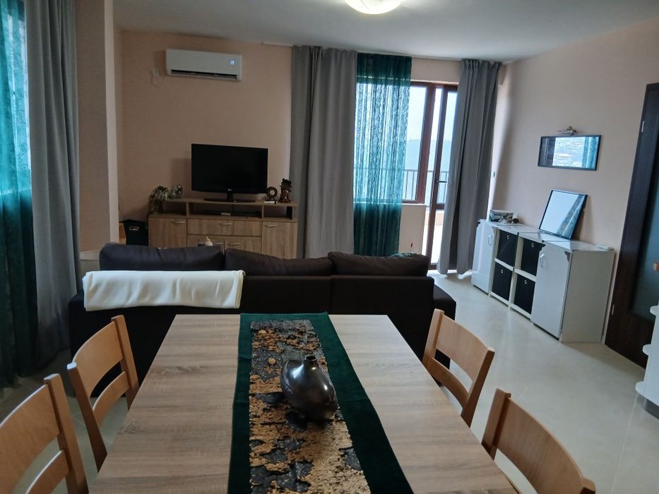 УНИКАЛЕН панорамен в ТОП ЦЕНТЪР за нощувки- 2 спални БЕЗПЛАТЕН ПАРКИНГ