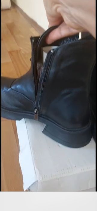 Продам зимние кожаные сапоги