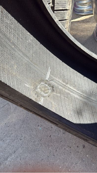 Зимняя   шина 235/40/19