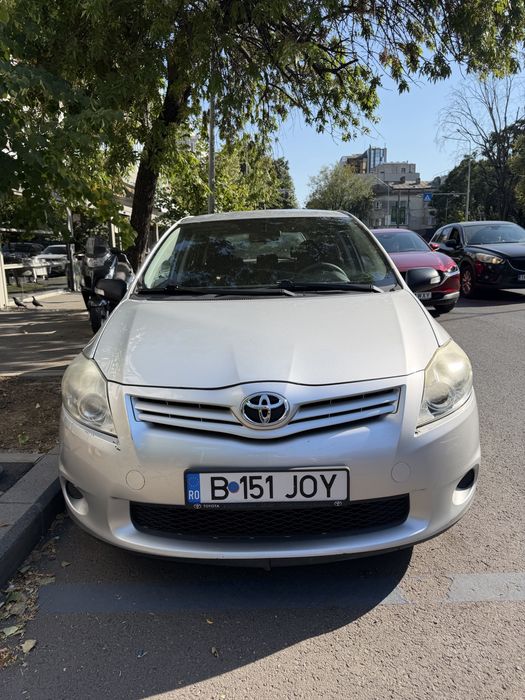 TOYOTA Auris