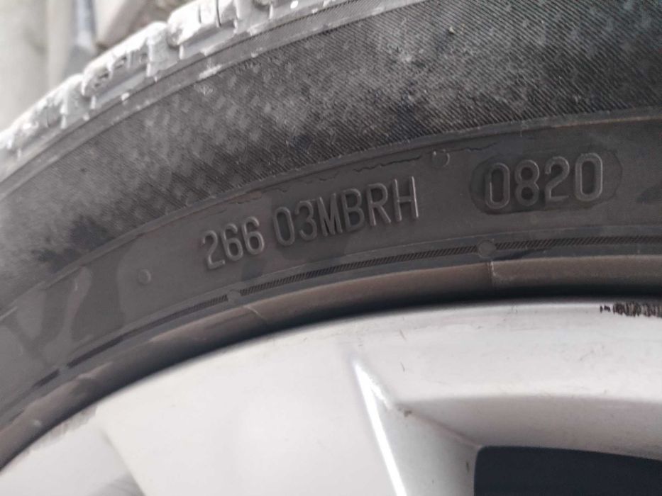 2 броя летни гуми 245/45 R18 Semperit