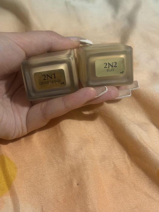 Фон дьо тен Estee lauder двата-50€