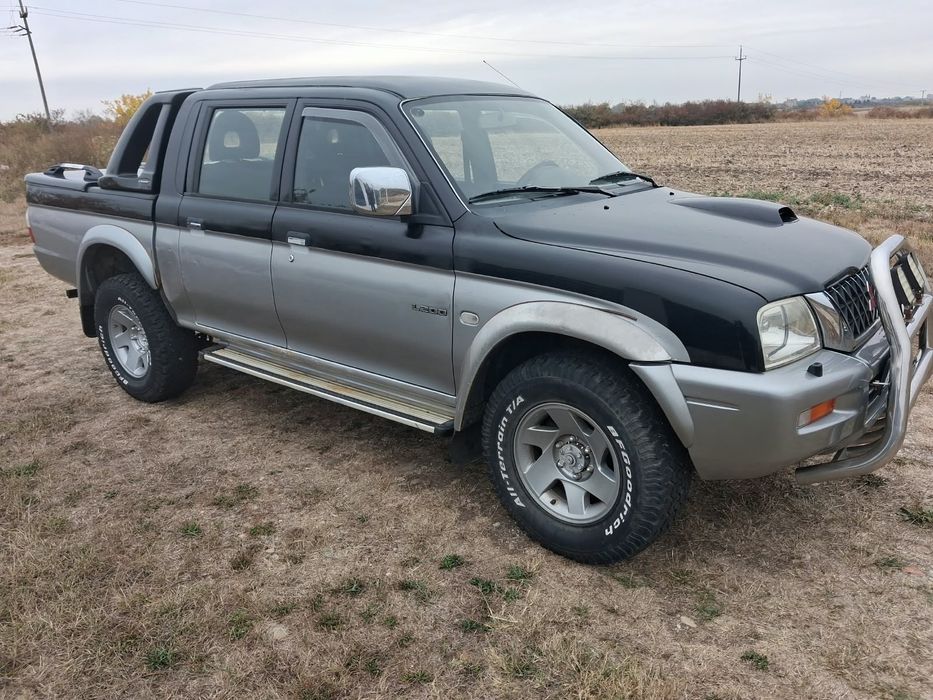 Vând Mitsubishi L200 pajero