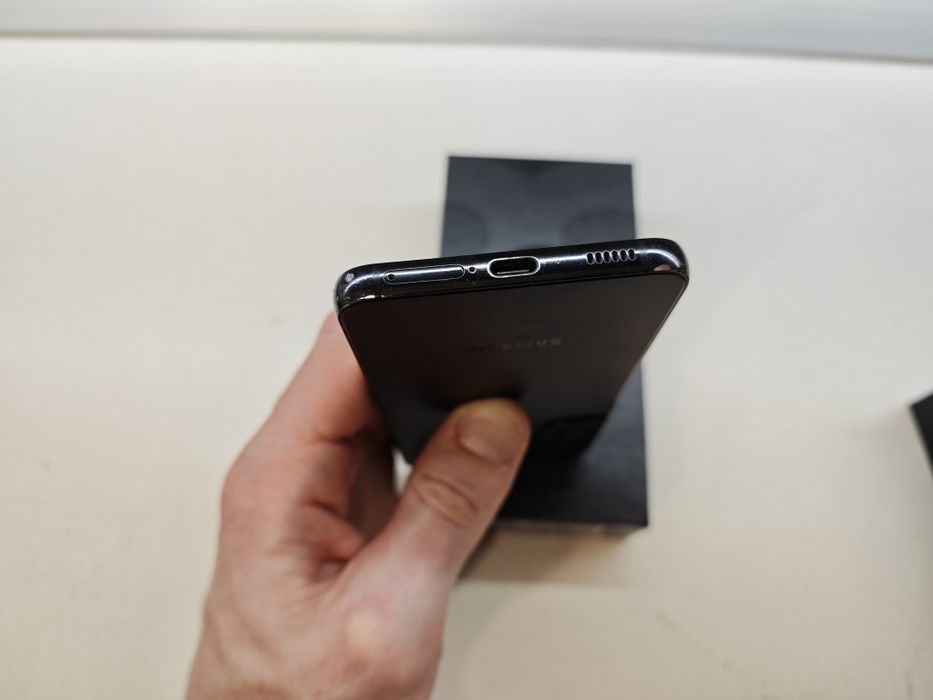 Samsung S22 5G 256GB 8GB RAM - Phantom Black