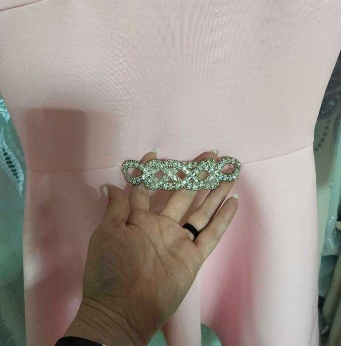 Продам платье на девочку,42-44 размер