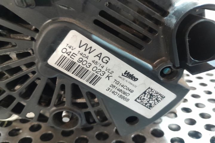 Alternator 04E903023K 04E903023K Volkswagen VW Golf a 7-a generatie